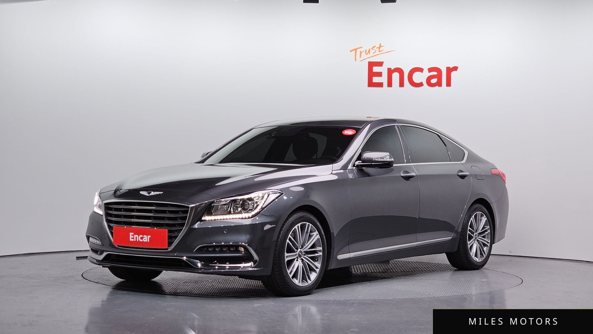 Genesis G80 2017 — фото 1 из 12