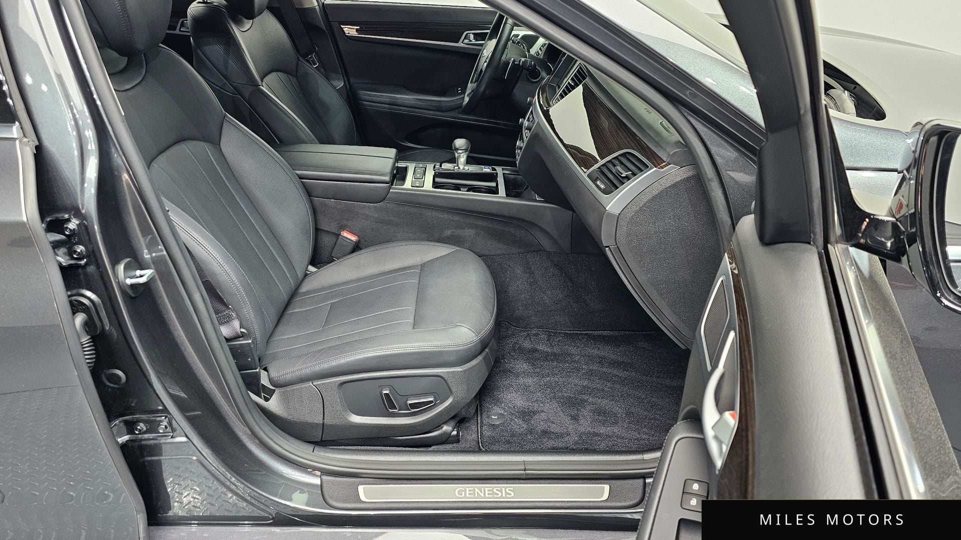 Genesis G80 2017 — миниатюра 11