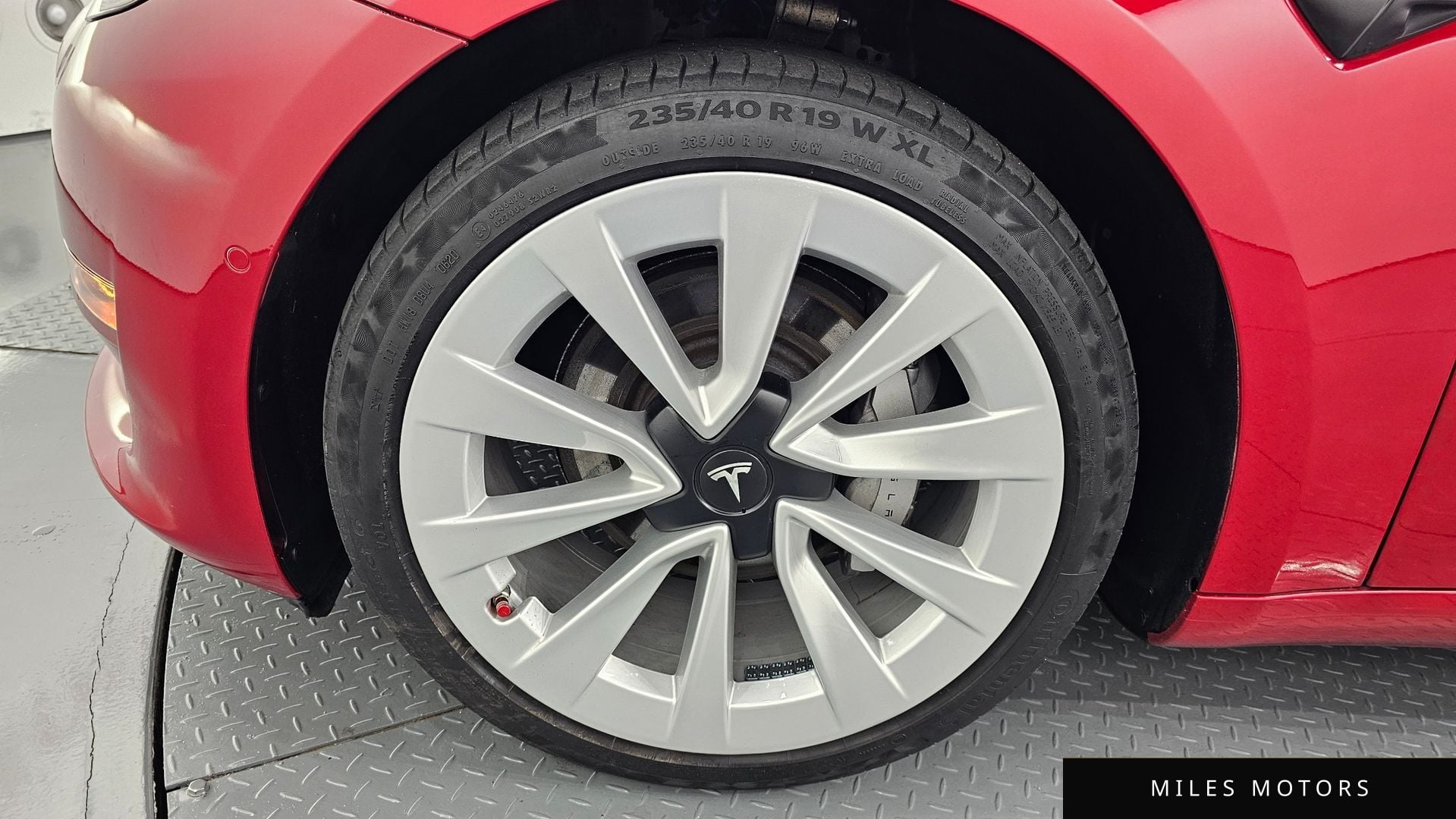 Tesla Model 3 2021 — миниатюра 5