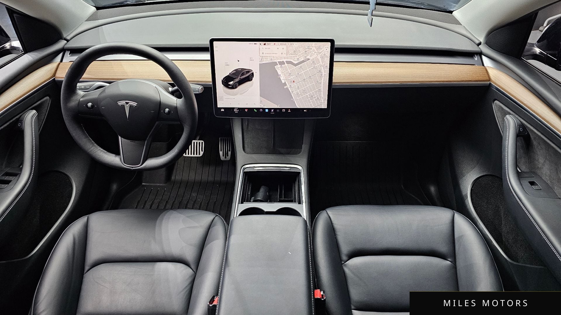 Tesla Model Y 2022 — миниатюра 10