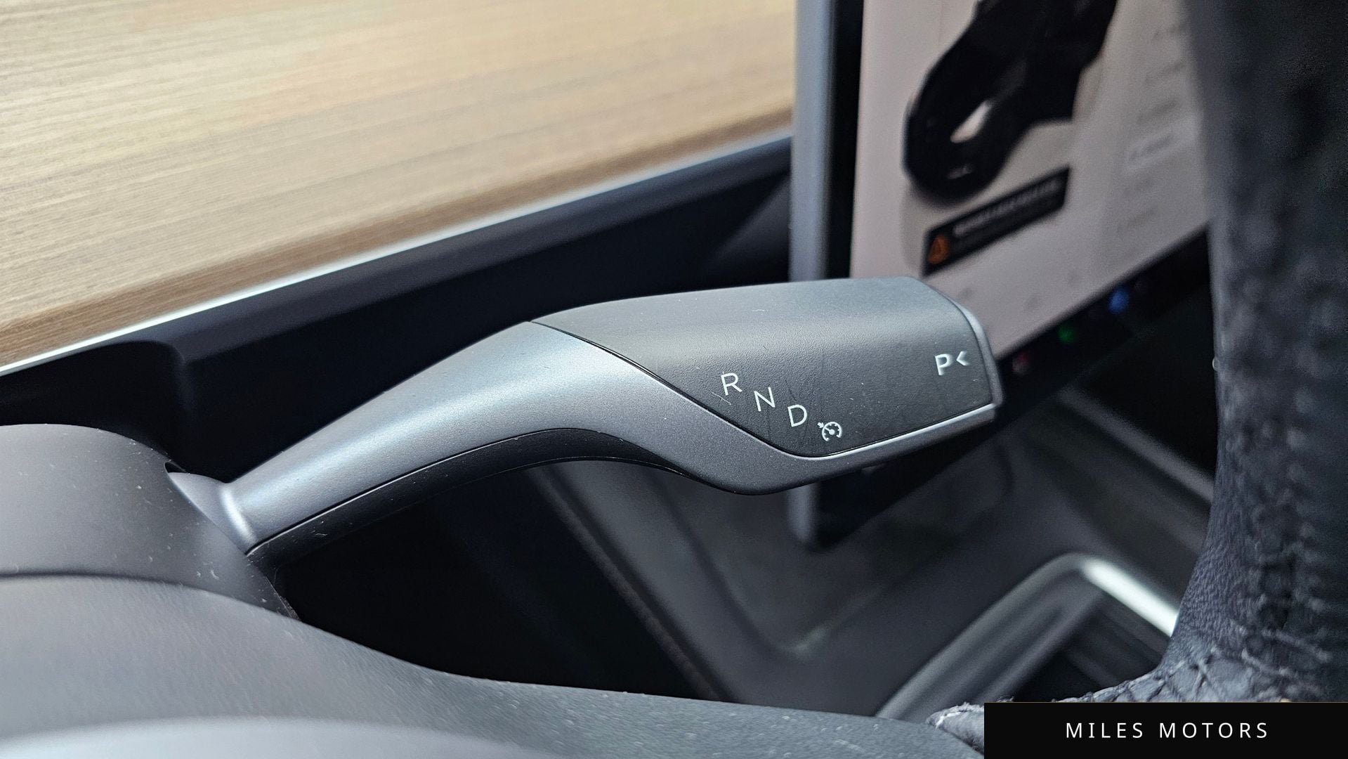 Tesla Model Y 2022 — миниатюра 12