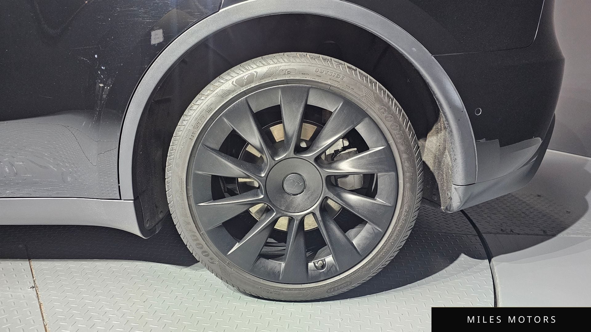 Tesla Model Y 2022 — миниатюра 7