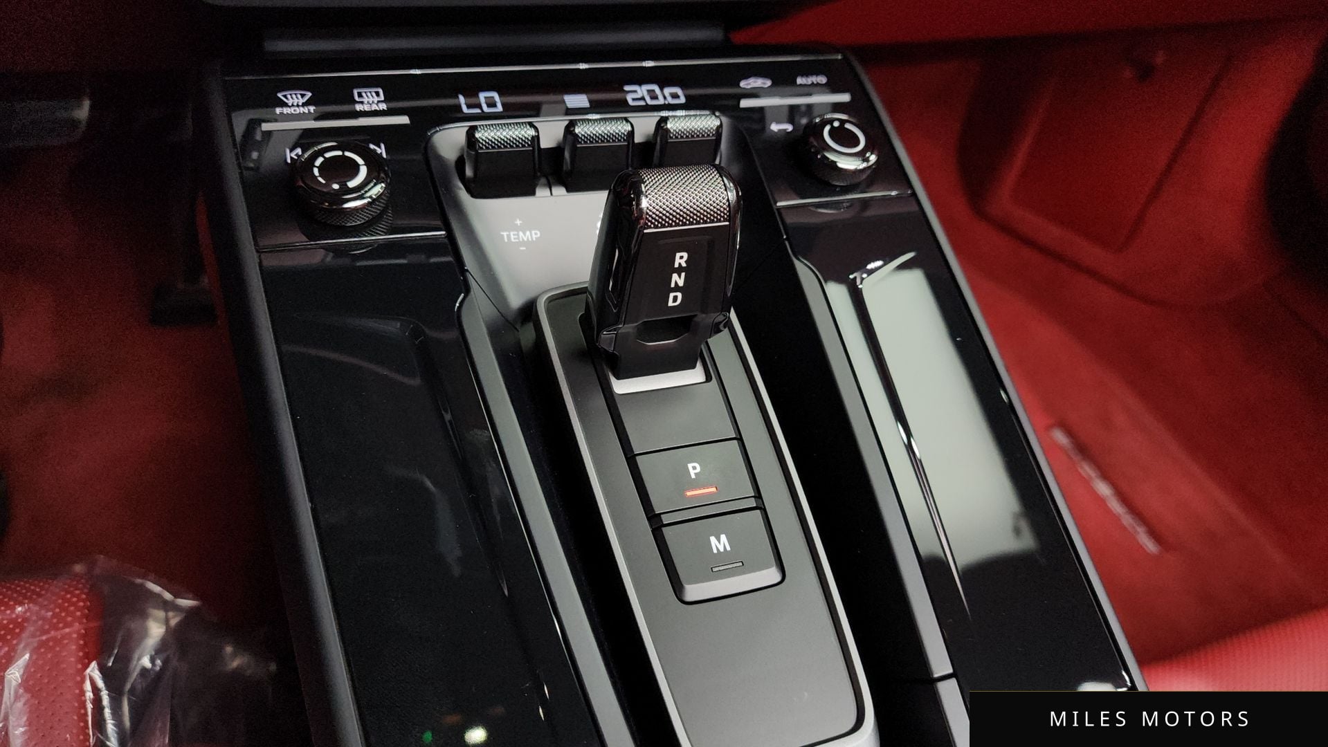 Porsche 911 (992) 2025 — миниатюра 12