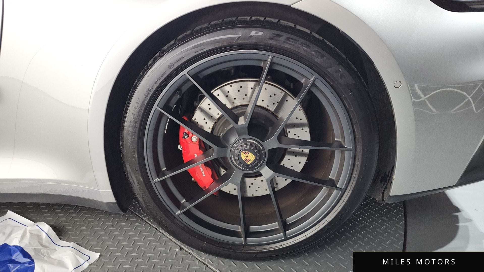 Porsche 911 (992) 2025 — миниатюра 7