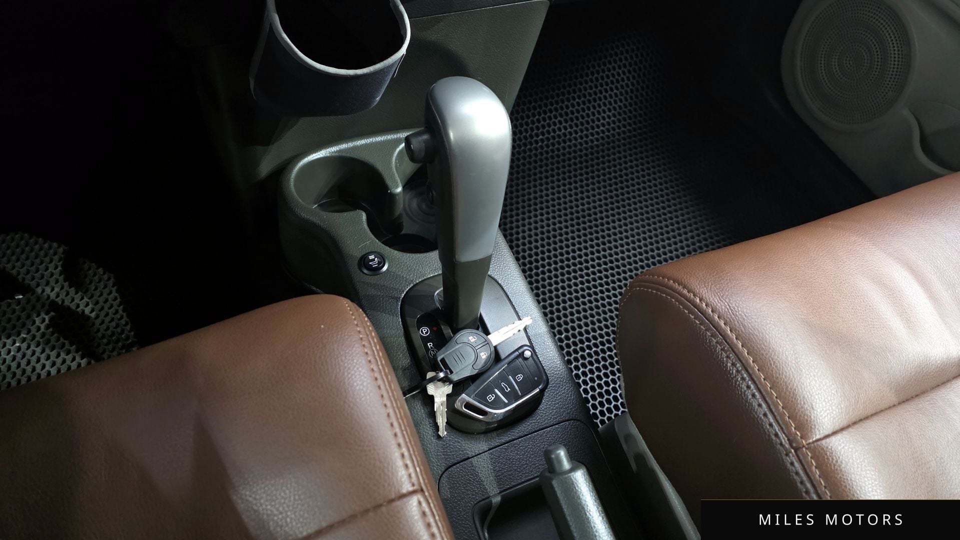 Nissan Cube 2014 — миниатюра 9