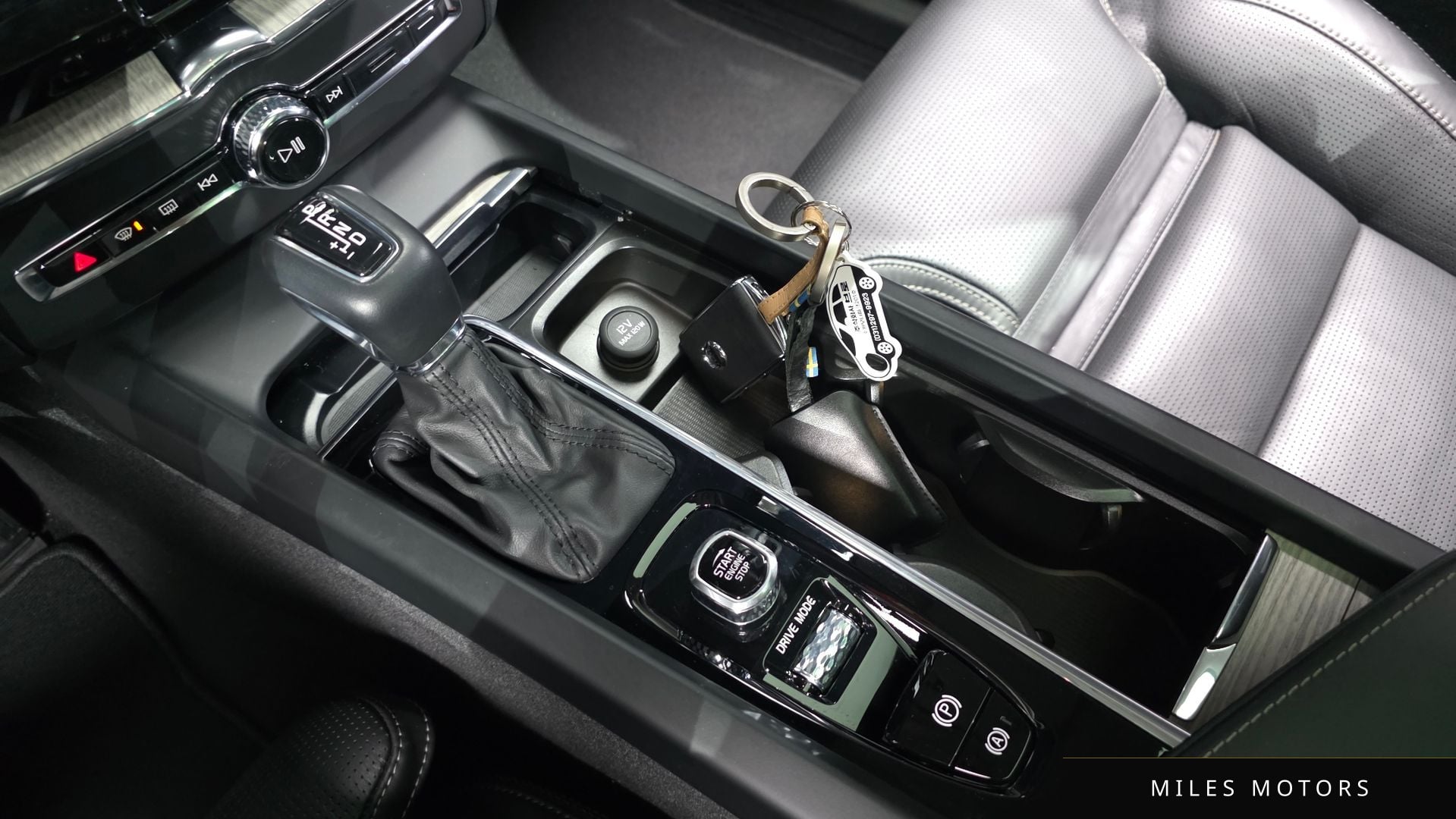 Volvo XC60 2019 — миниатюра 12