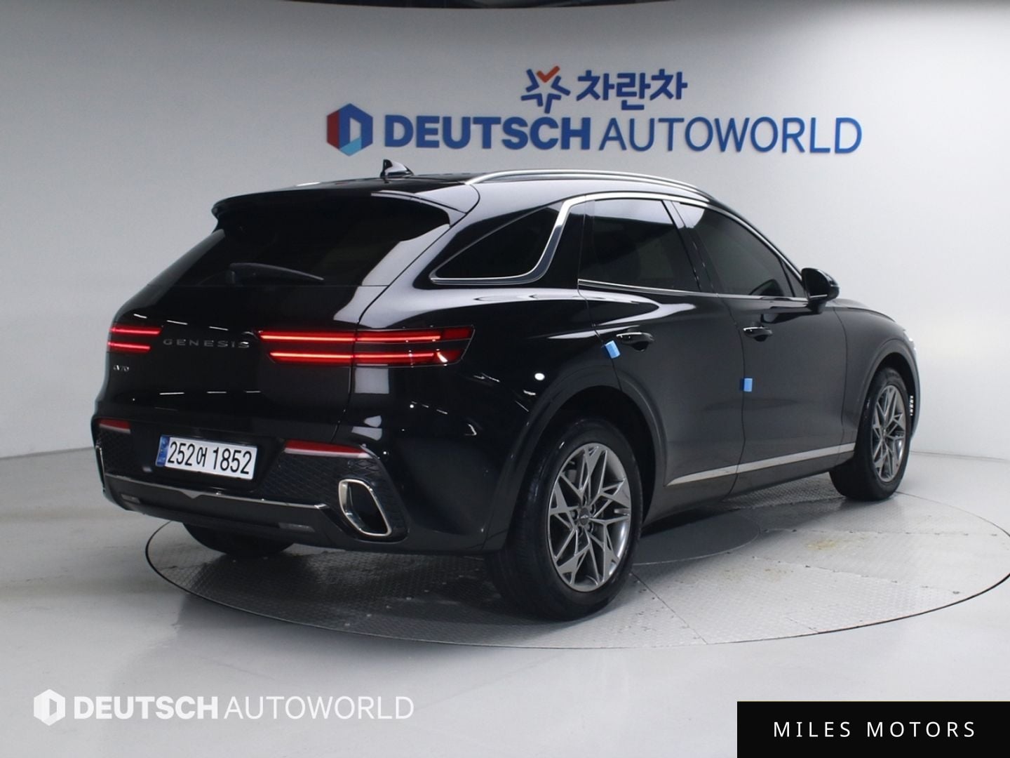 Genesis GV70 2022 — миниатюра 2