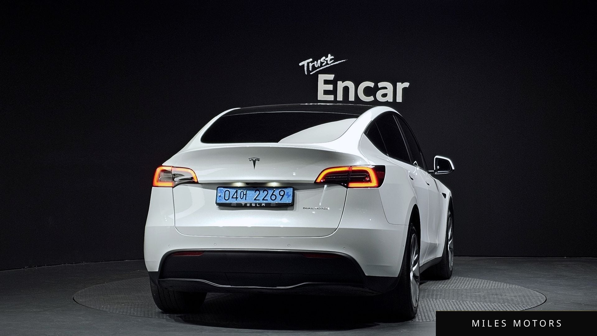 Tesla Model Y 2021 — миниатюра 4