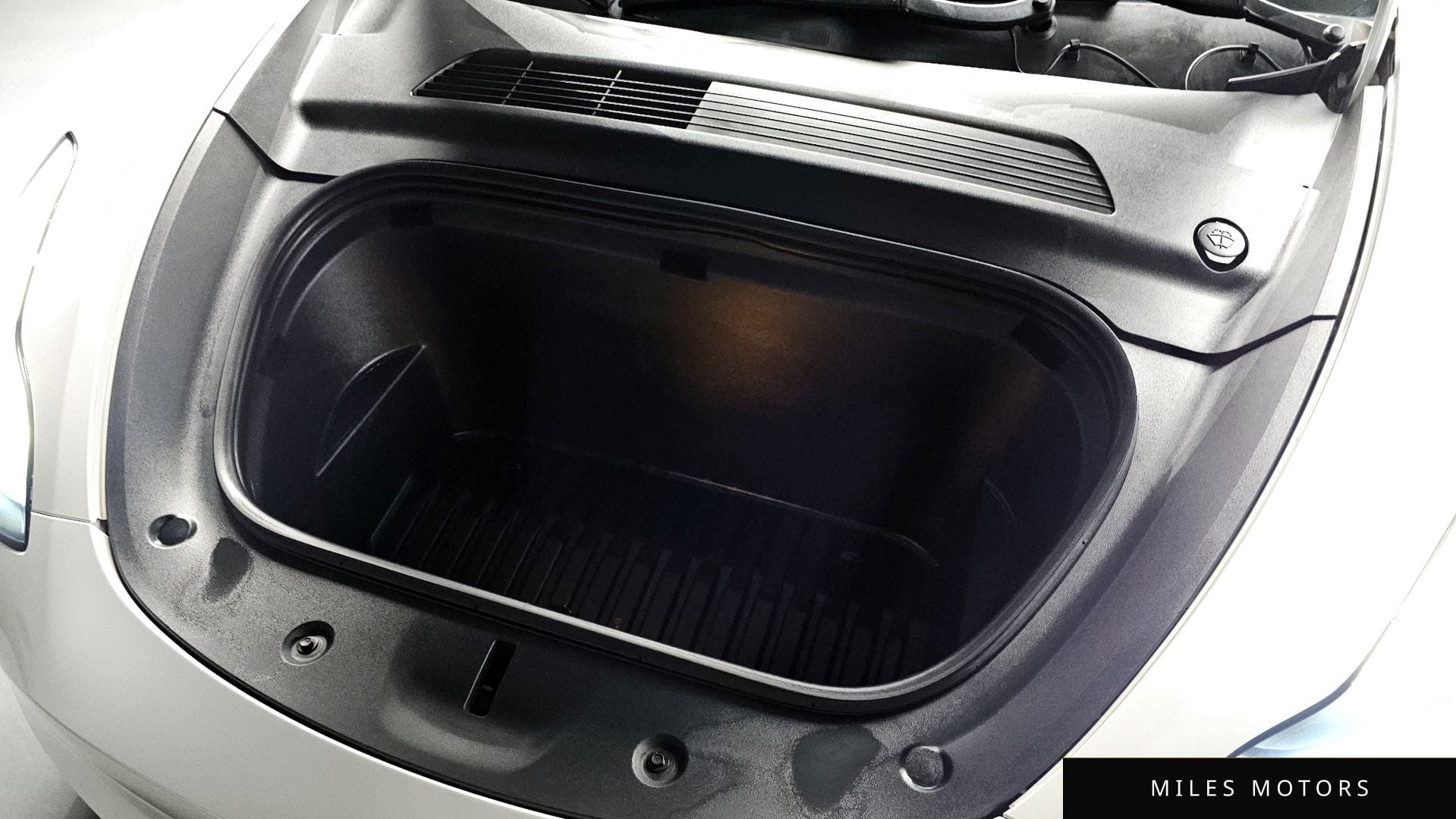 Tesla Model Y 2021 — миниатюра 6