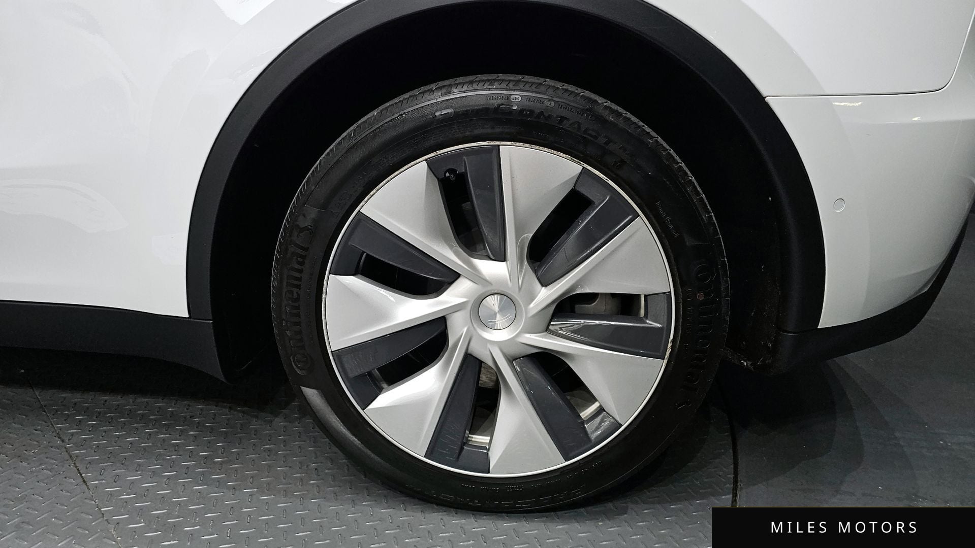 Tesla Model Y 2021 — миниатюра 7