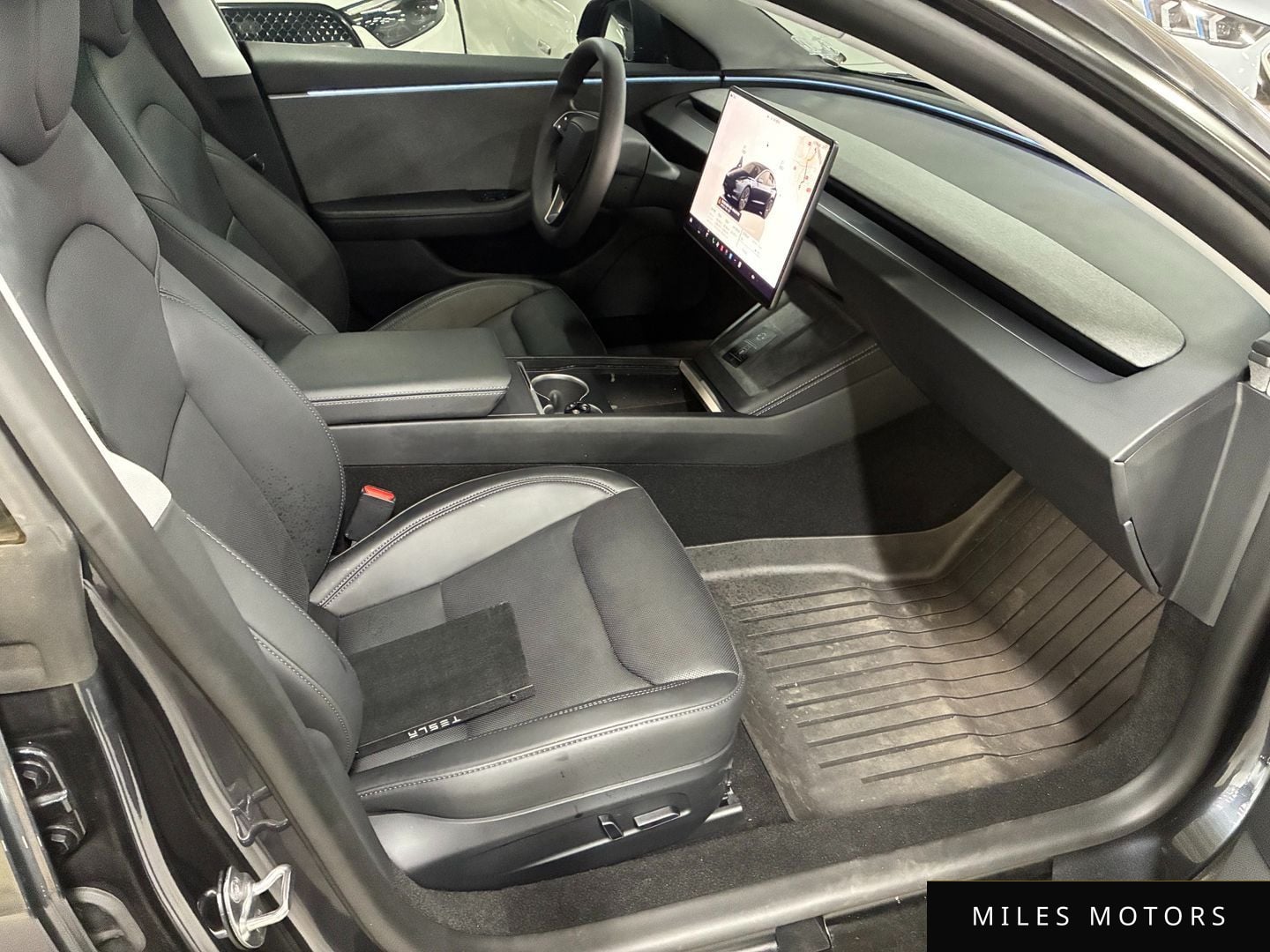 Tesla Model 3 2025 — миниатюра 8