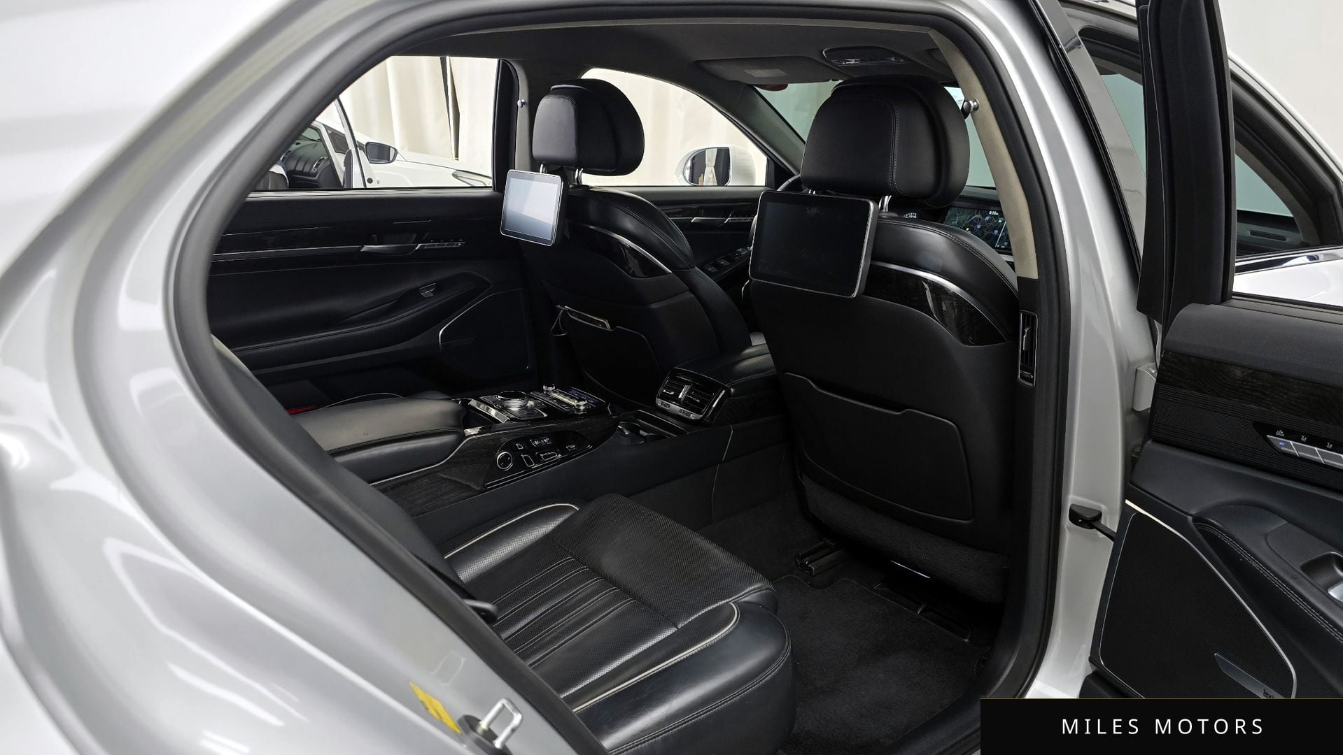 Genesis EQ900 2016 — миниатюра 11