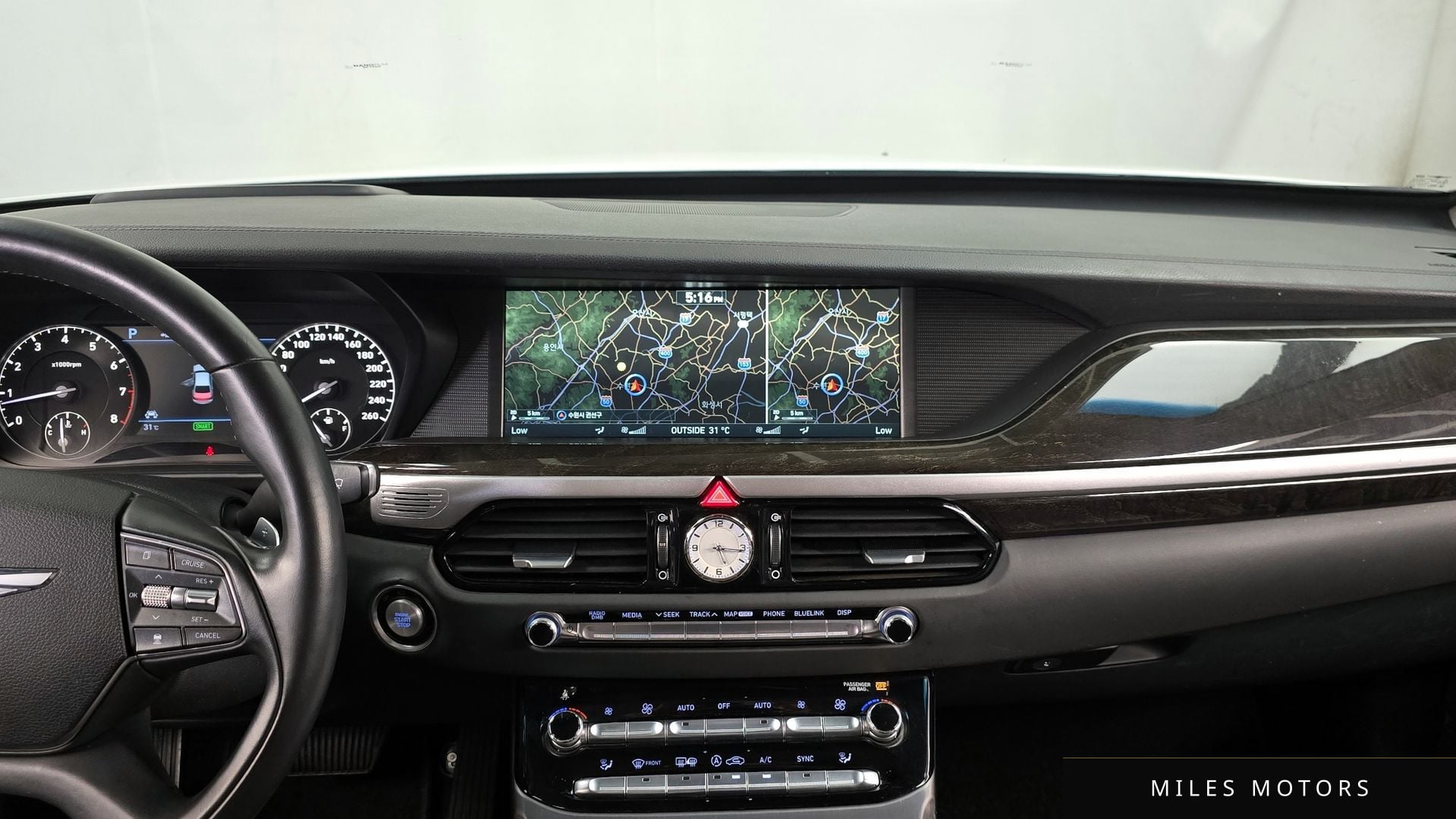 Genesis EQ900 2016 — миниатюра 12