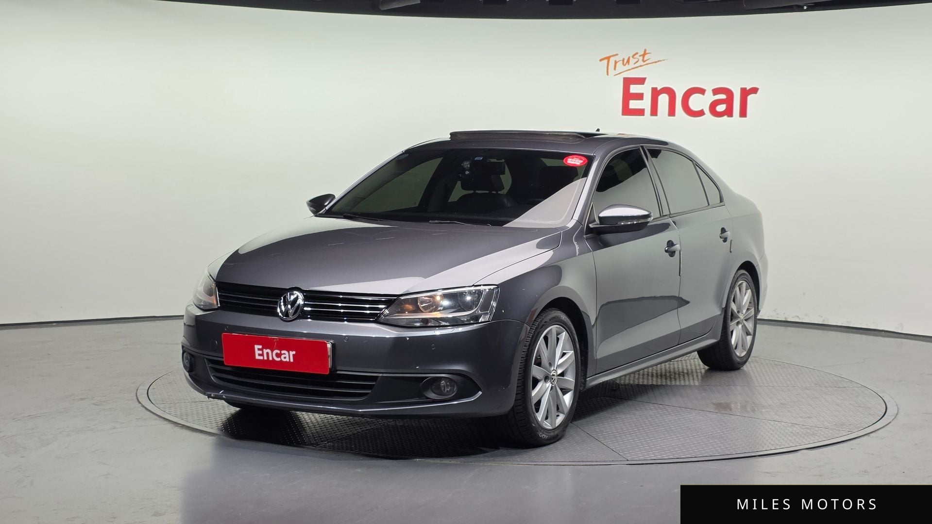 Volkswagen Jetta 2013 — фото 1 из 12