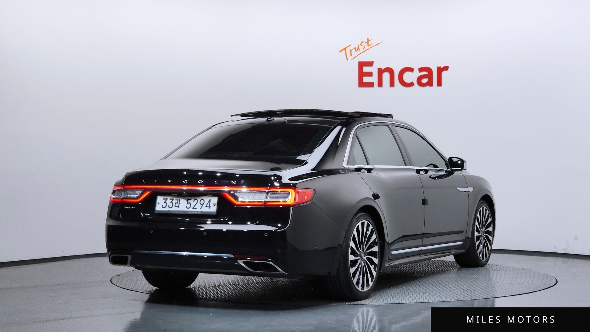 Lincoln Continental 2017 — миниатюра 2