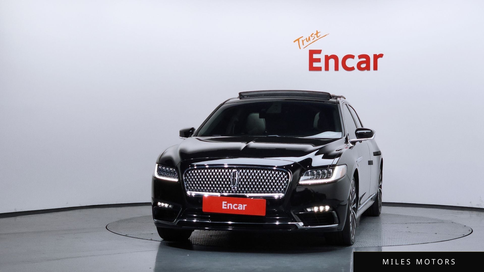 Lincoln Continental 2017 — миниатюра 3