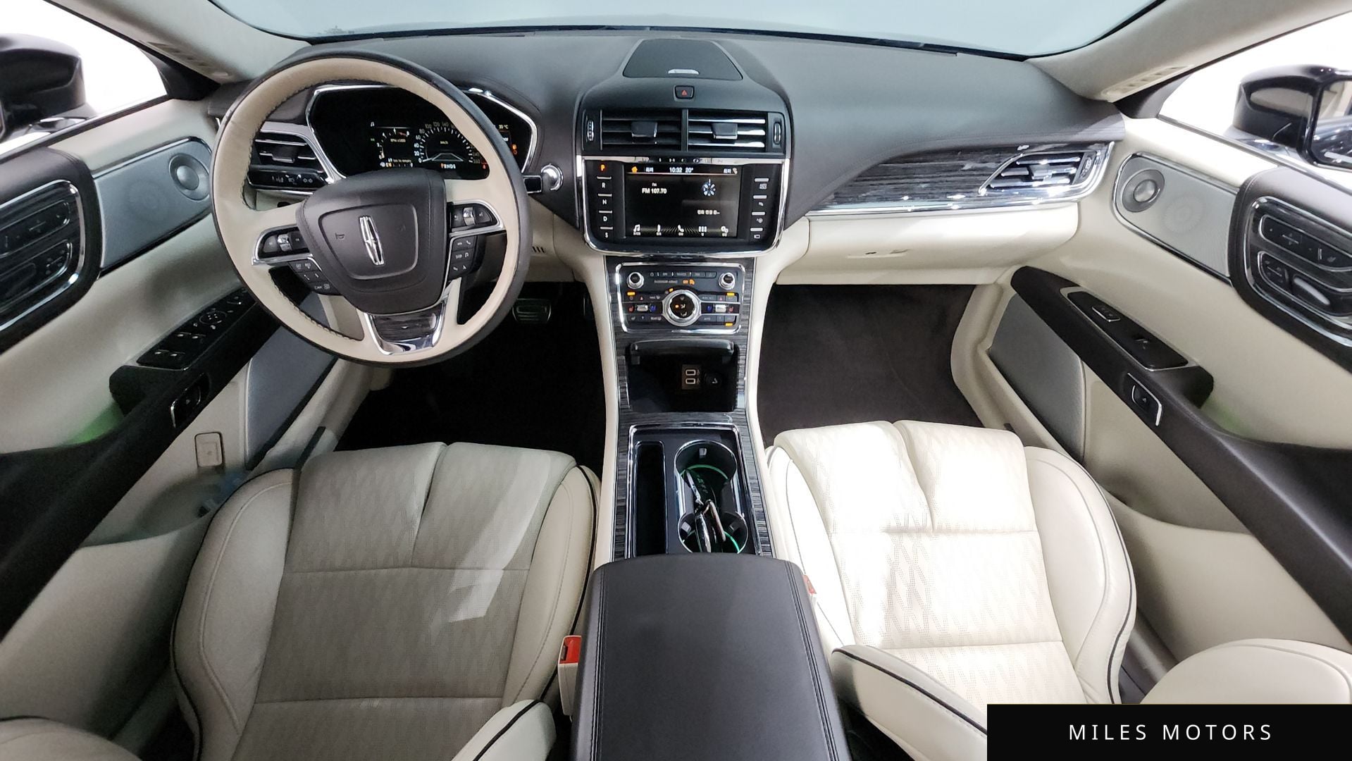 Lincoln Continental 2017 — миниатюра 7