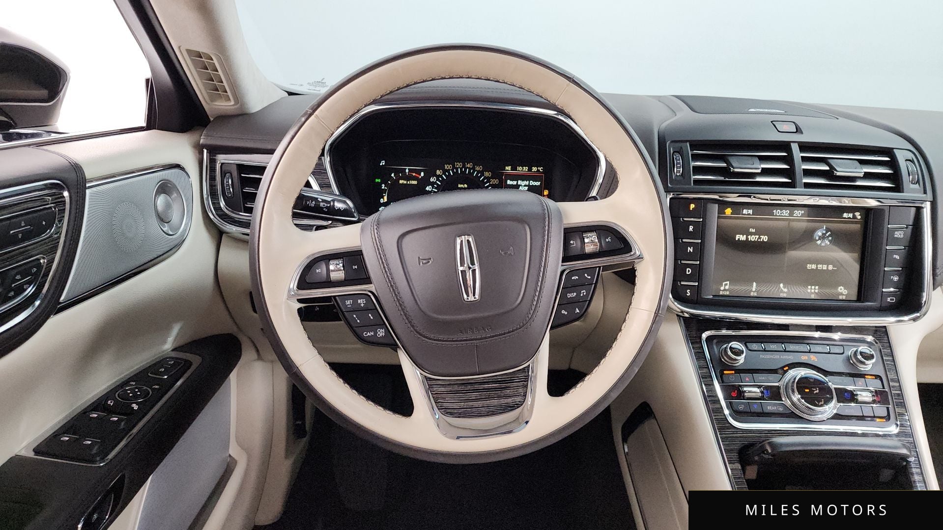 Lincoln Continental 2017 — миниатюра 12