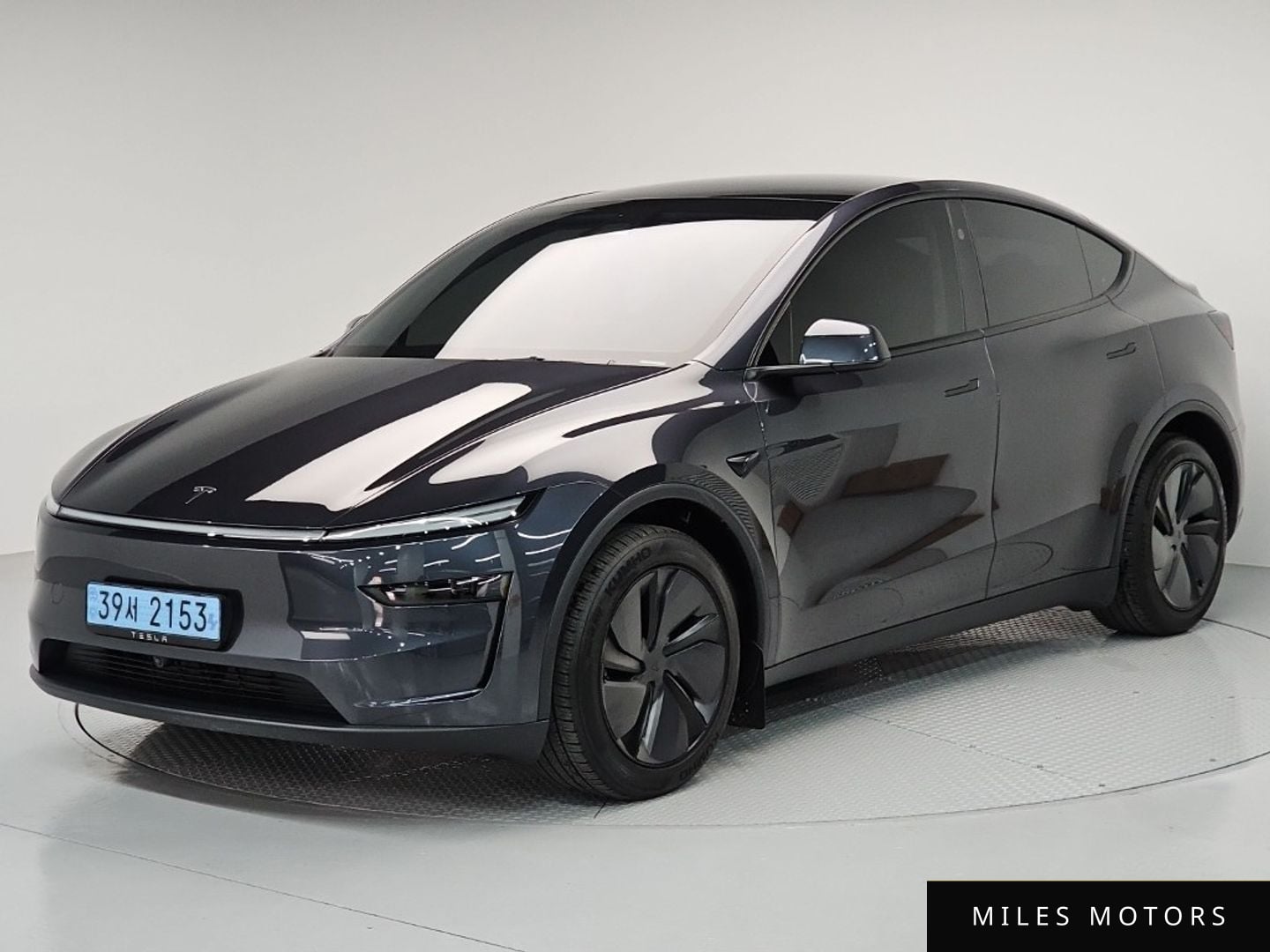 Tesla Model Y 2025 — миниатюра 2