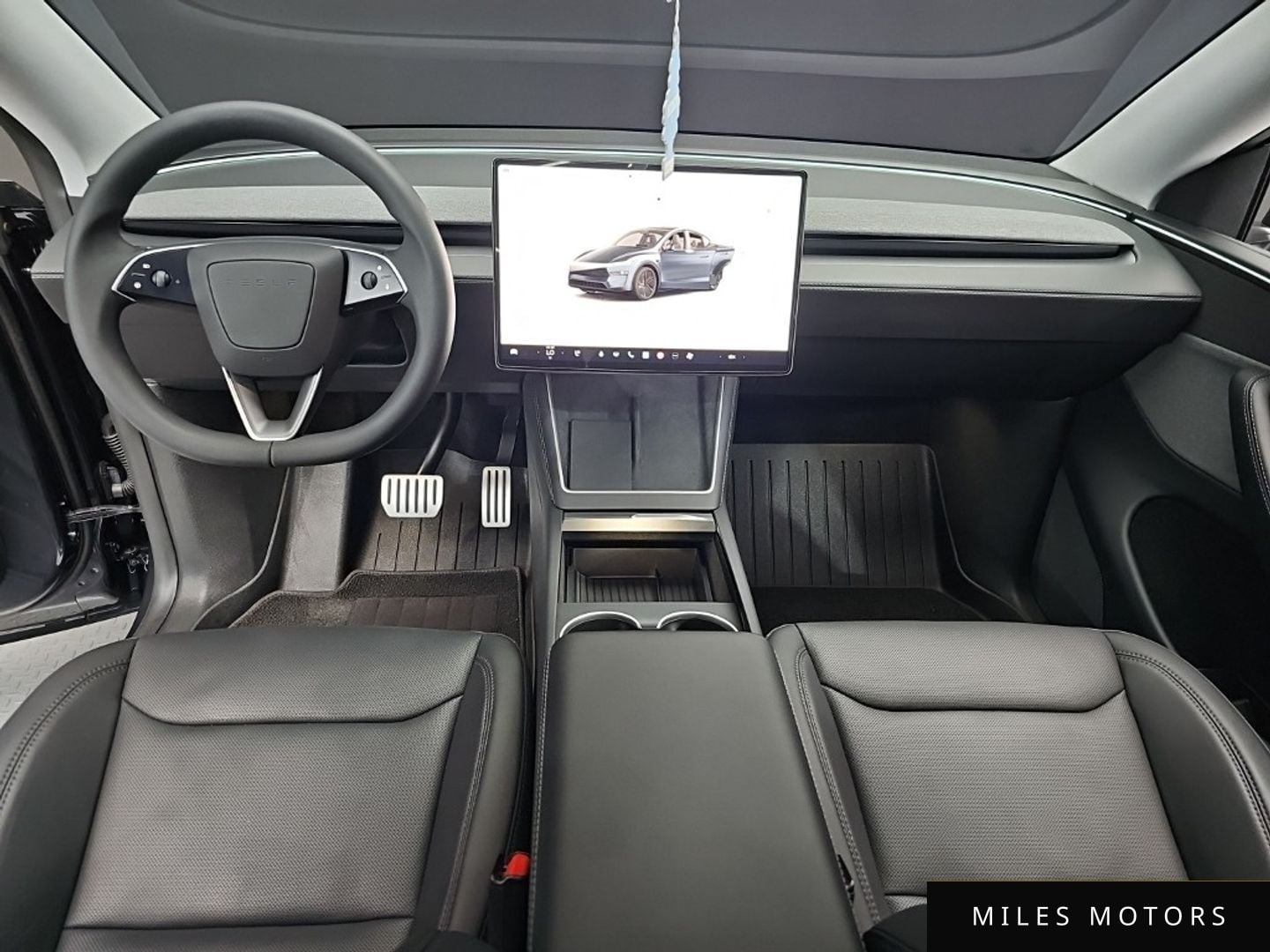 Tesla Model Y 2025 — миниатюра 7