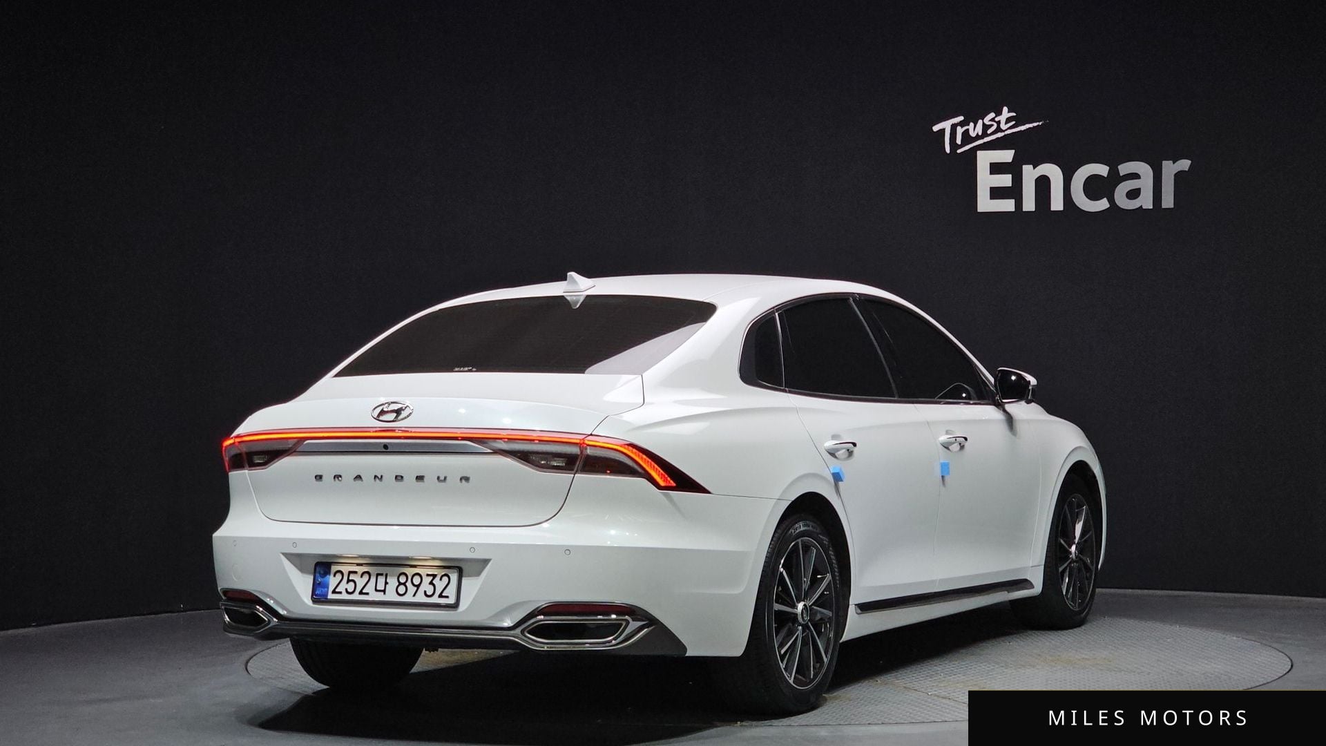 Hyundai Grandeur 2022 — миниатюра 2