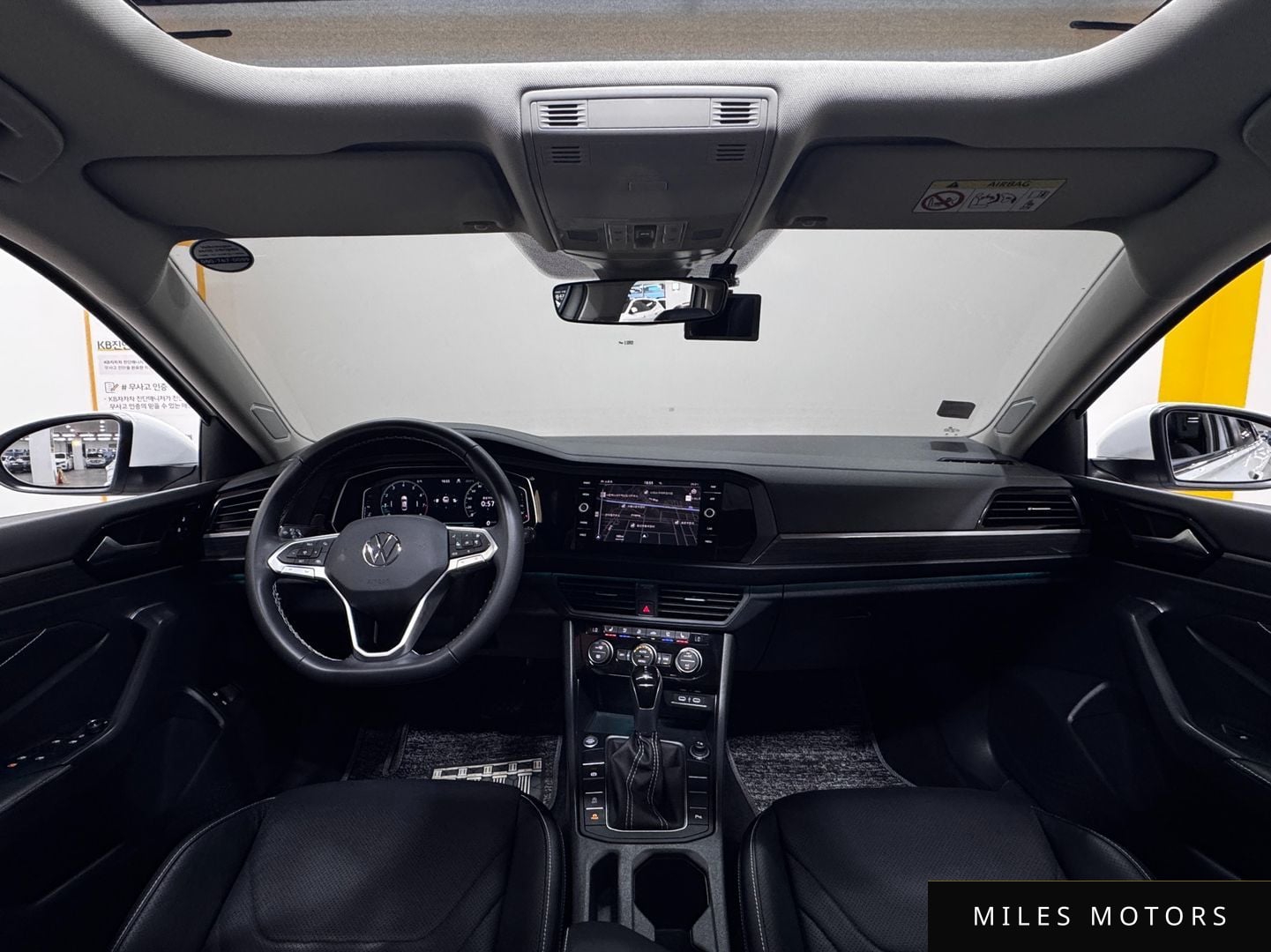 Volkswagen Jetta 2023 — миниатюра 7