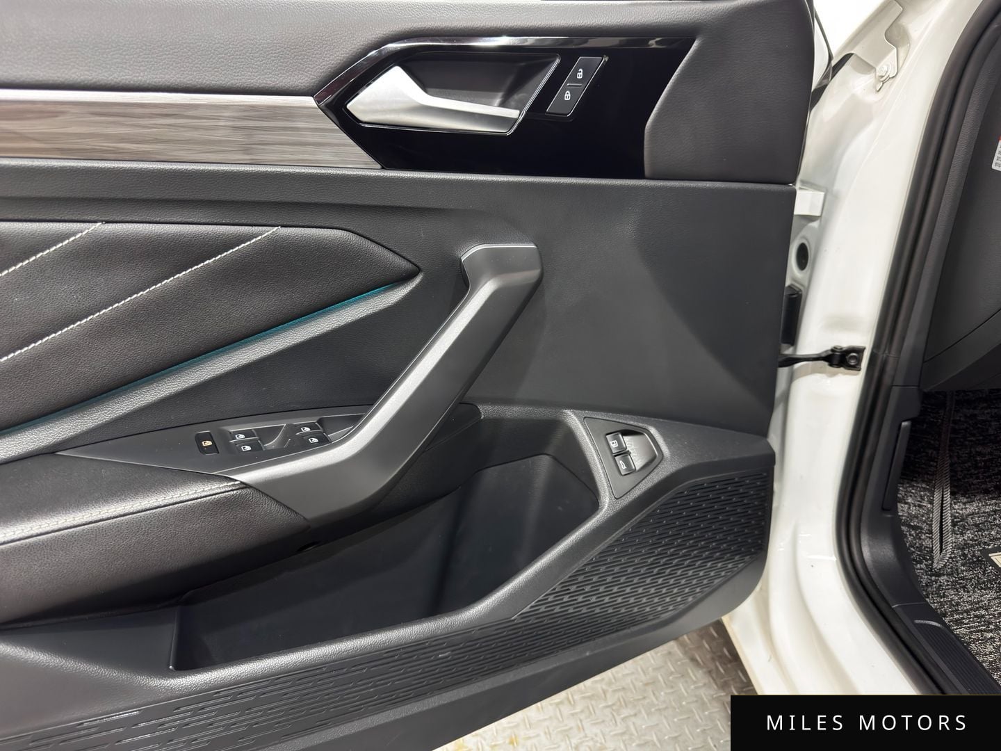 Volkswagen Jetta 2023 — миниатюра 10