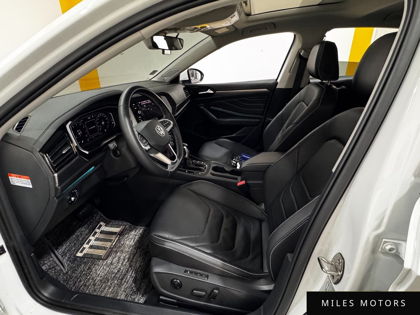 Volkswagen Jetta 2023 — миниатюра 11