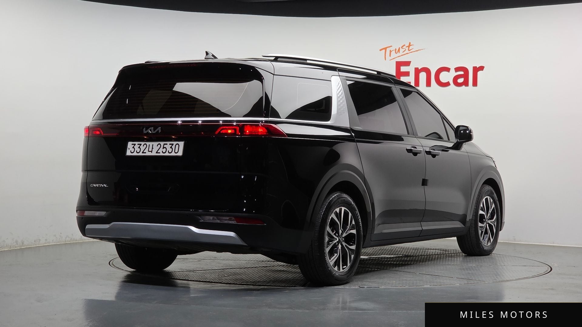 Kia Carnival 2023 — миниатюра 2