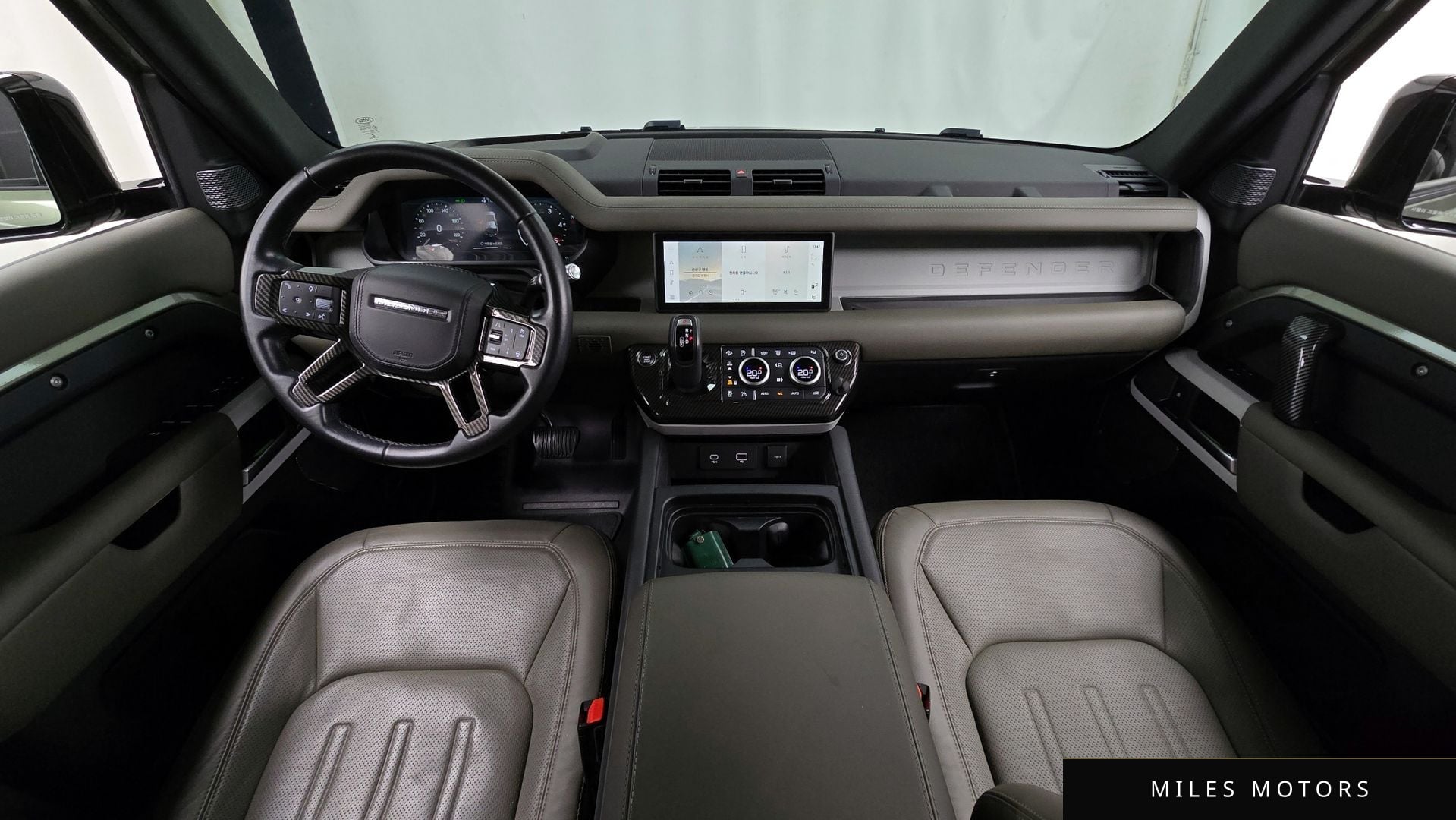 Land Rover Defender 2022 — миниатюра 10