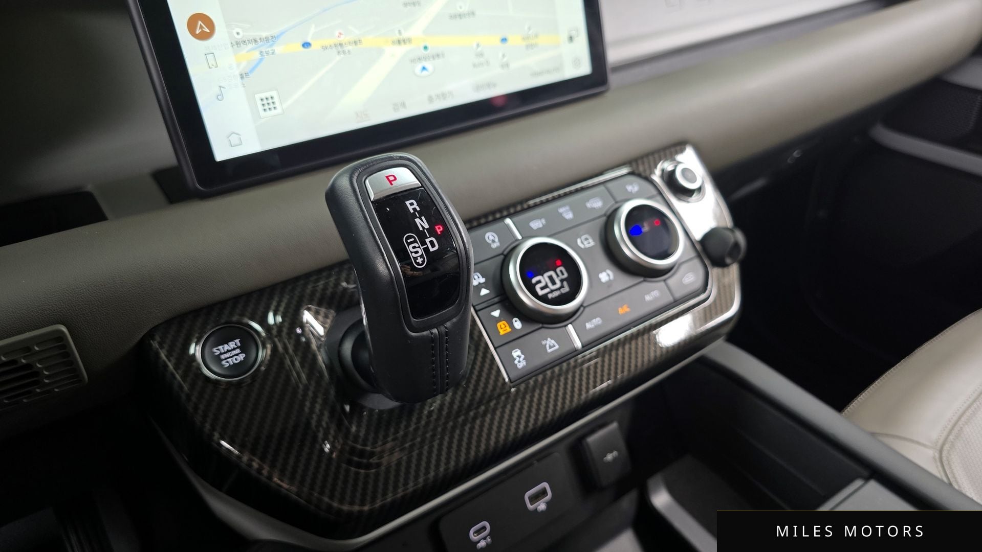 Land Rover Defender 2022 — миниатюра 12