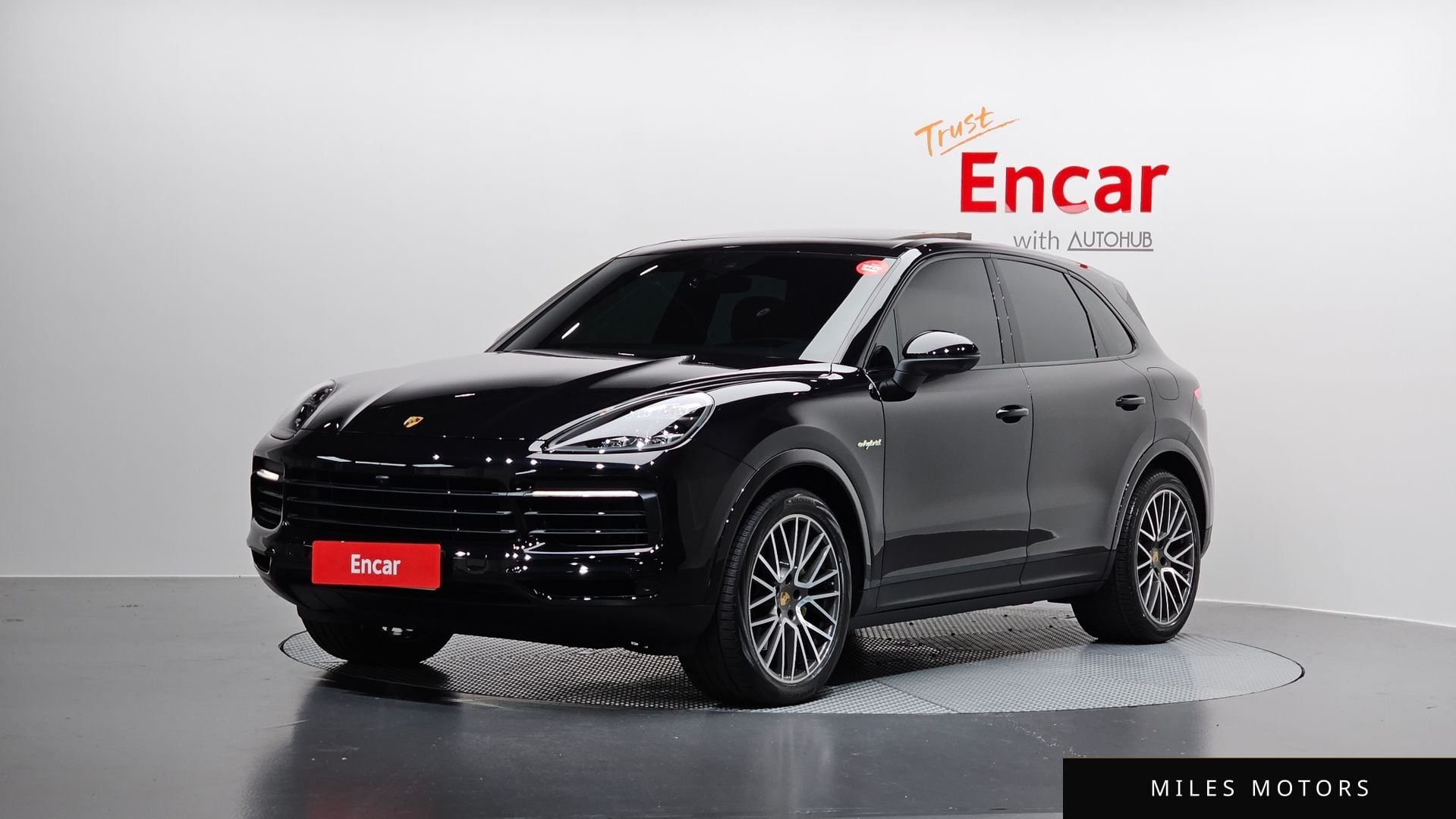 Porsche Cayenne 2021 — фото 1 из 12