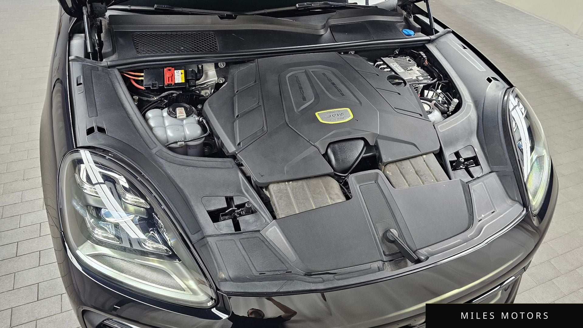 Porsche Cayenne 2021 — миниатюра 6