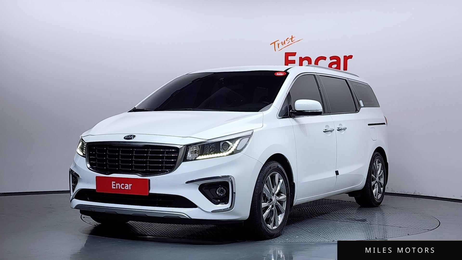 Kia Canival 2019 — фото 1 из 12