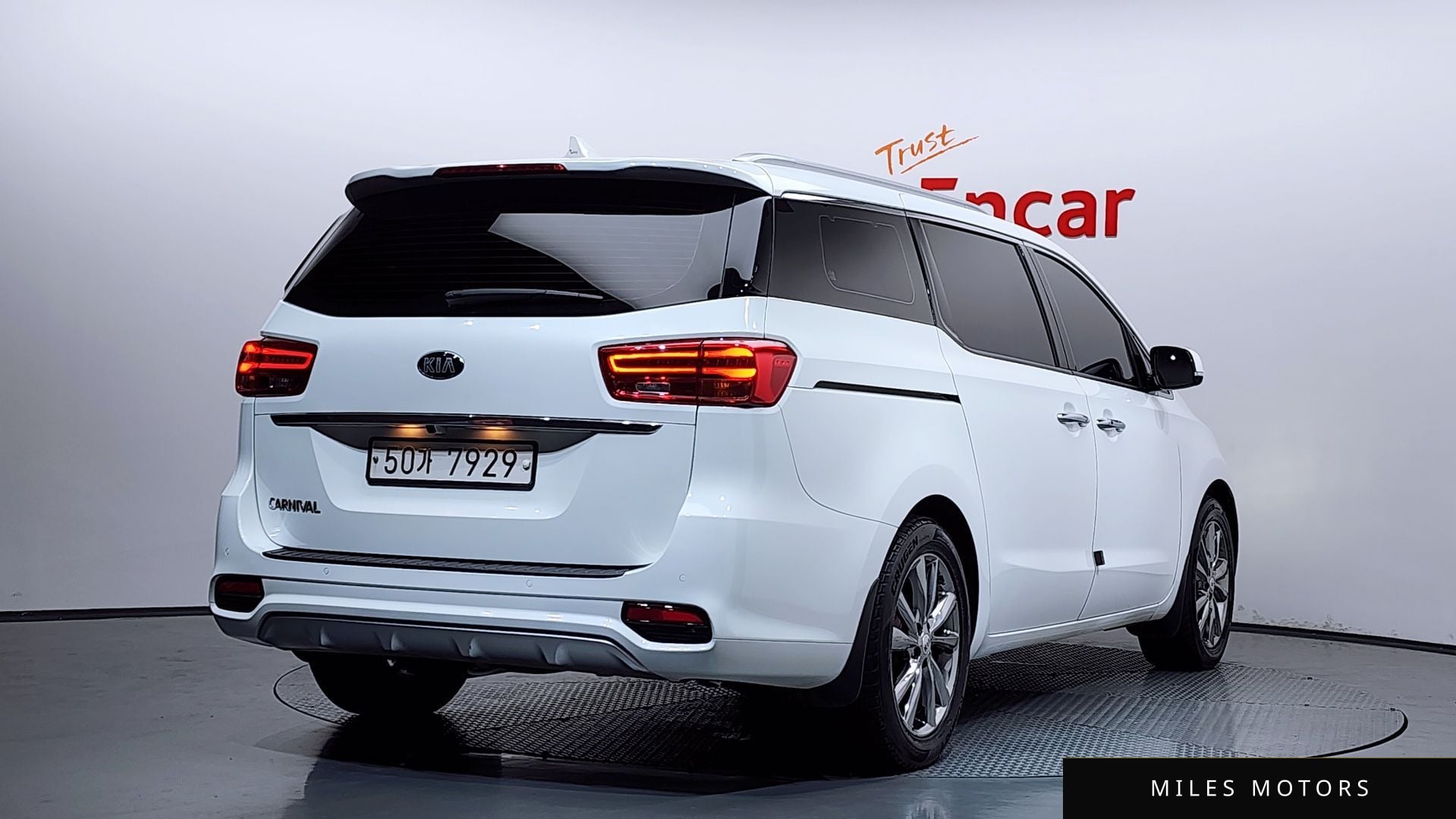 Kia Canival 2019 — миниатюра 2