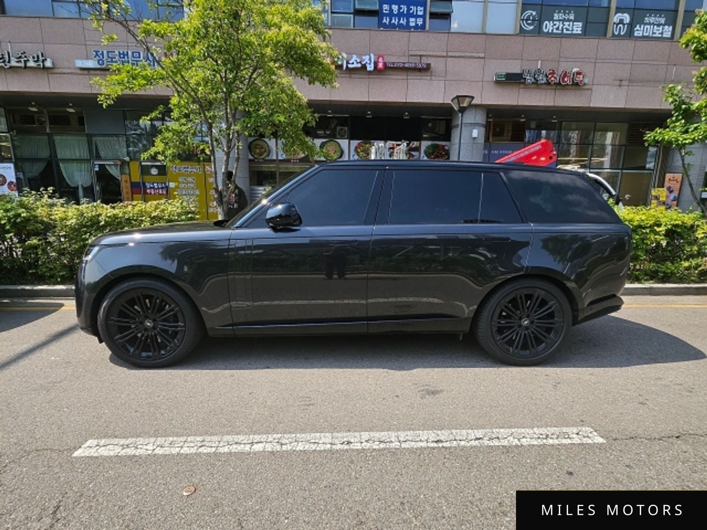 Land Rover Range Rover 2023 — миниатюра 2