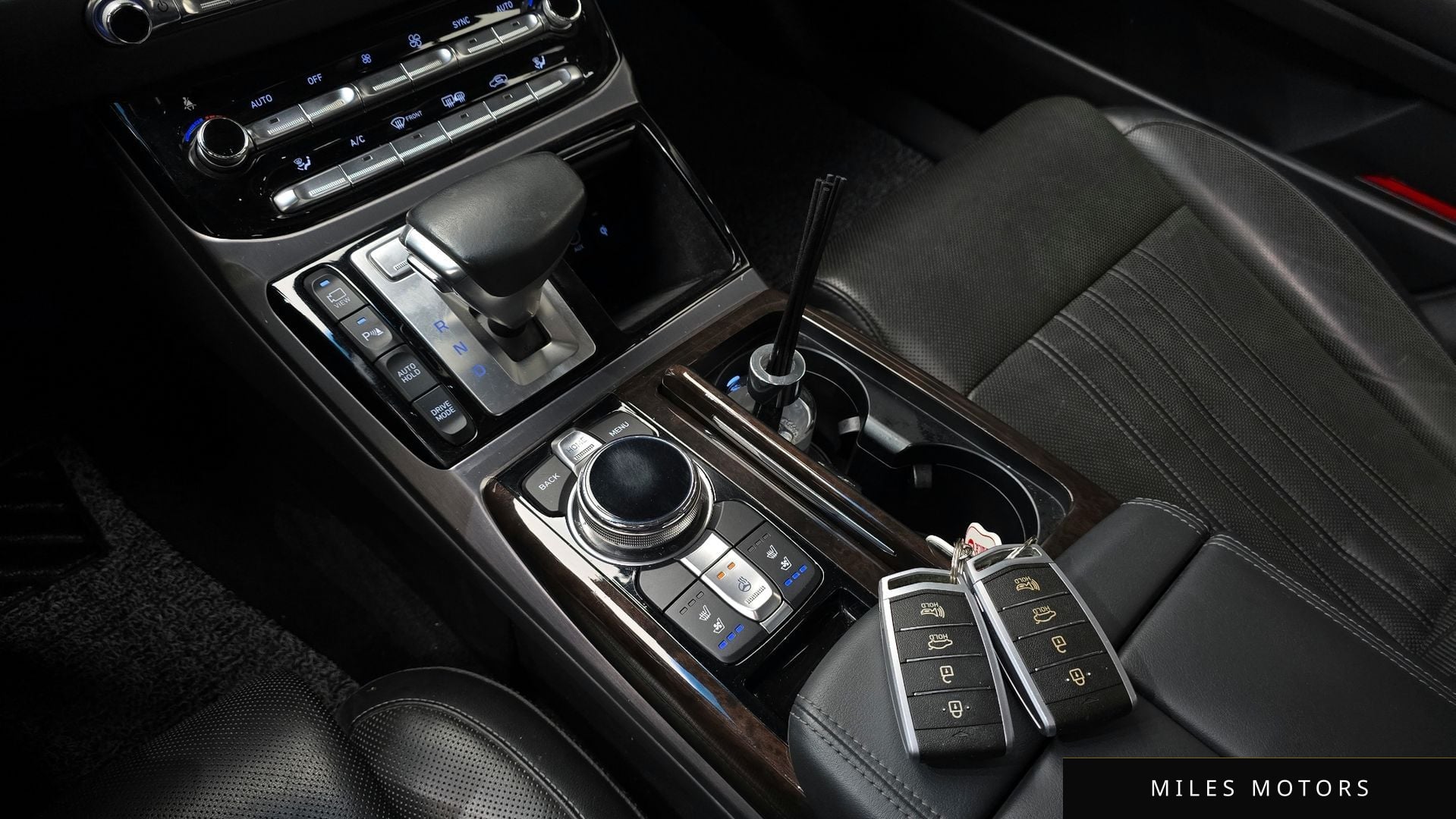 Genesis EQ900 2016 — миниатюра 9