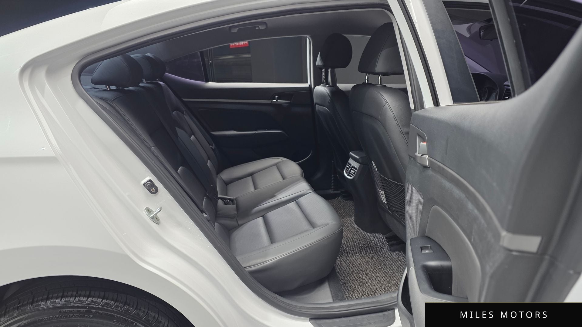 Hyundai AVANTE 2016 — миниатюра 11
