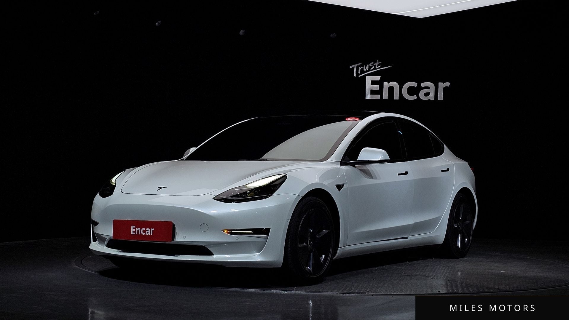 Tesla Model 3 2022 — фото 1 из 12