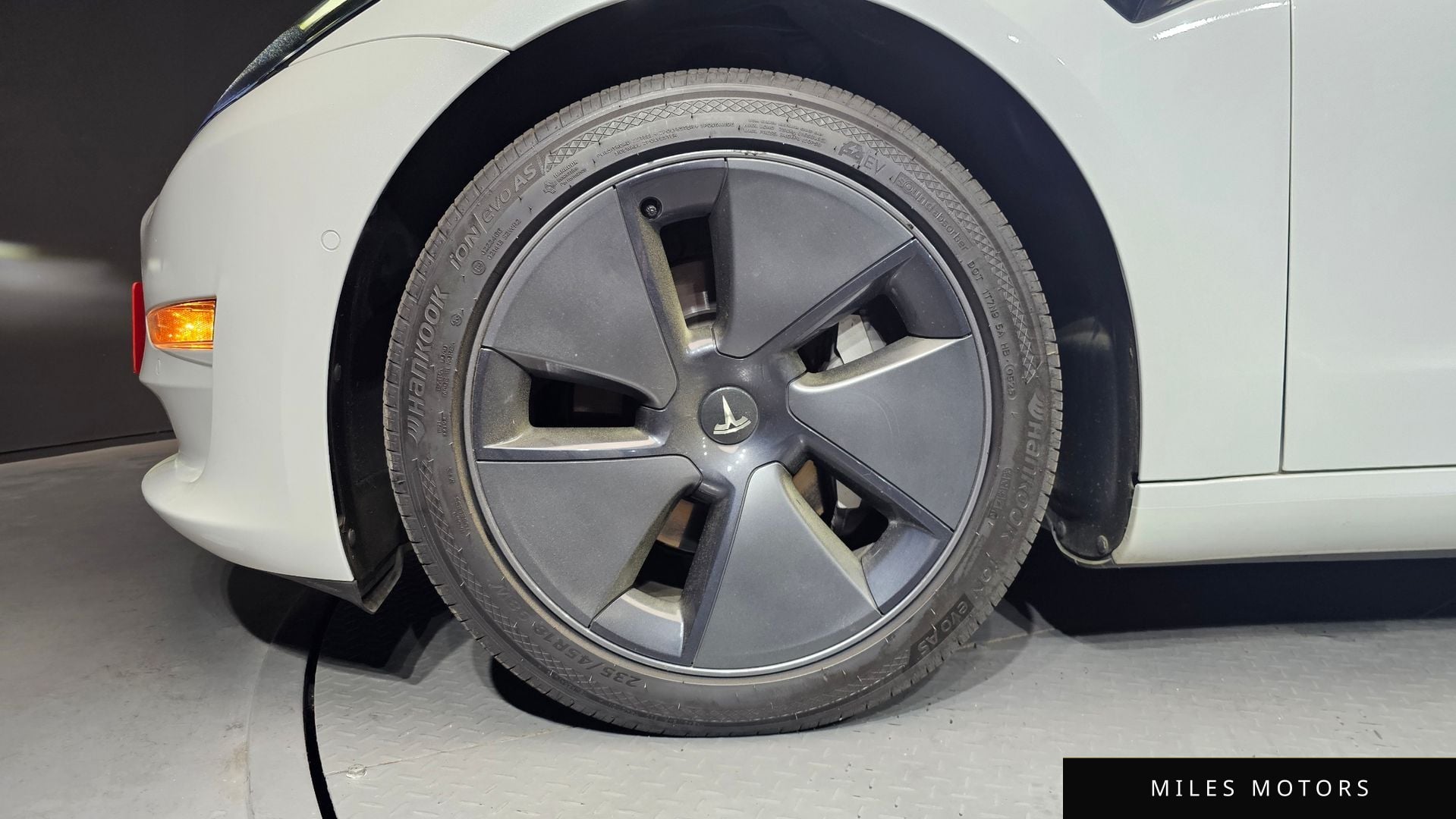 Tesla Model 3 2022 — миниатюра 5