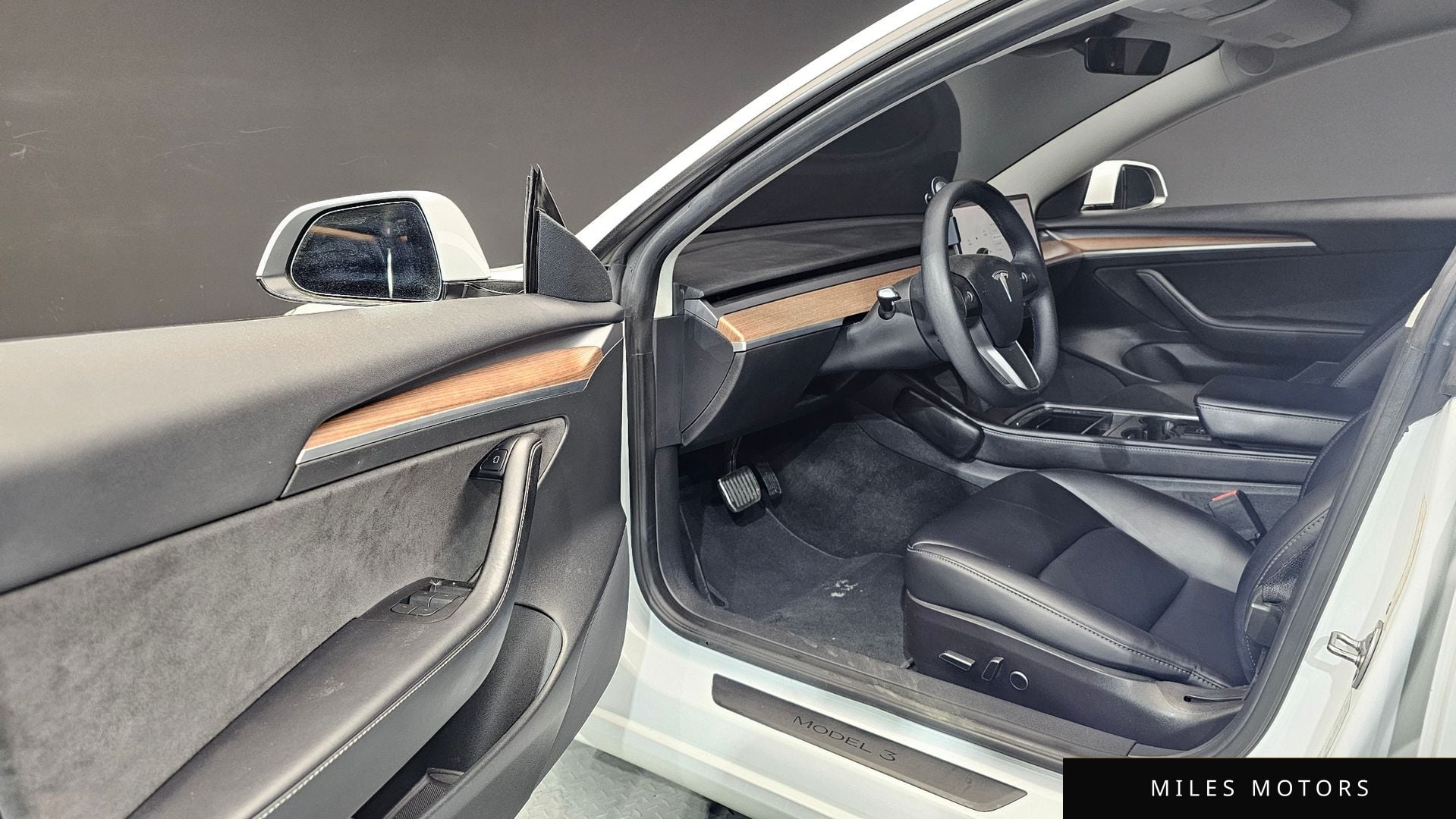 Tesla Model 3 2022 — миниатюра 10