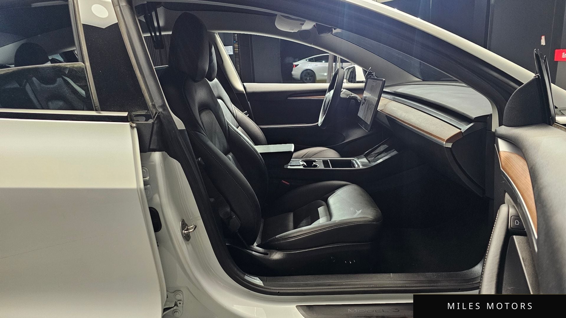 Tesla Model 3 2022 — миниатюра 11