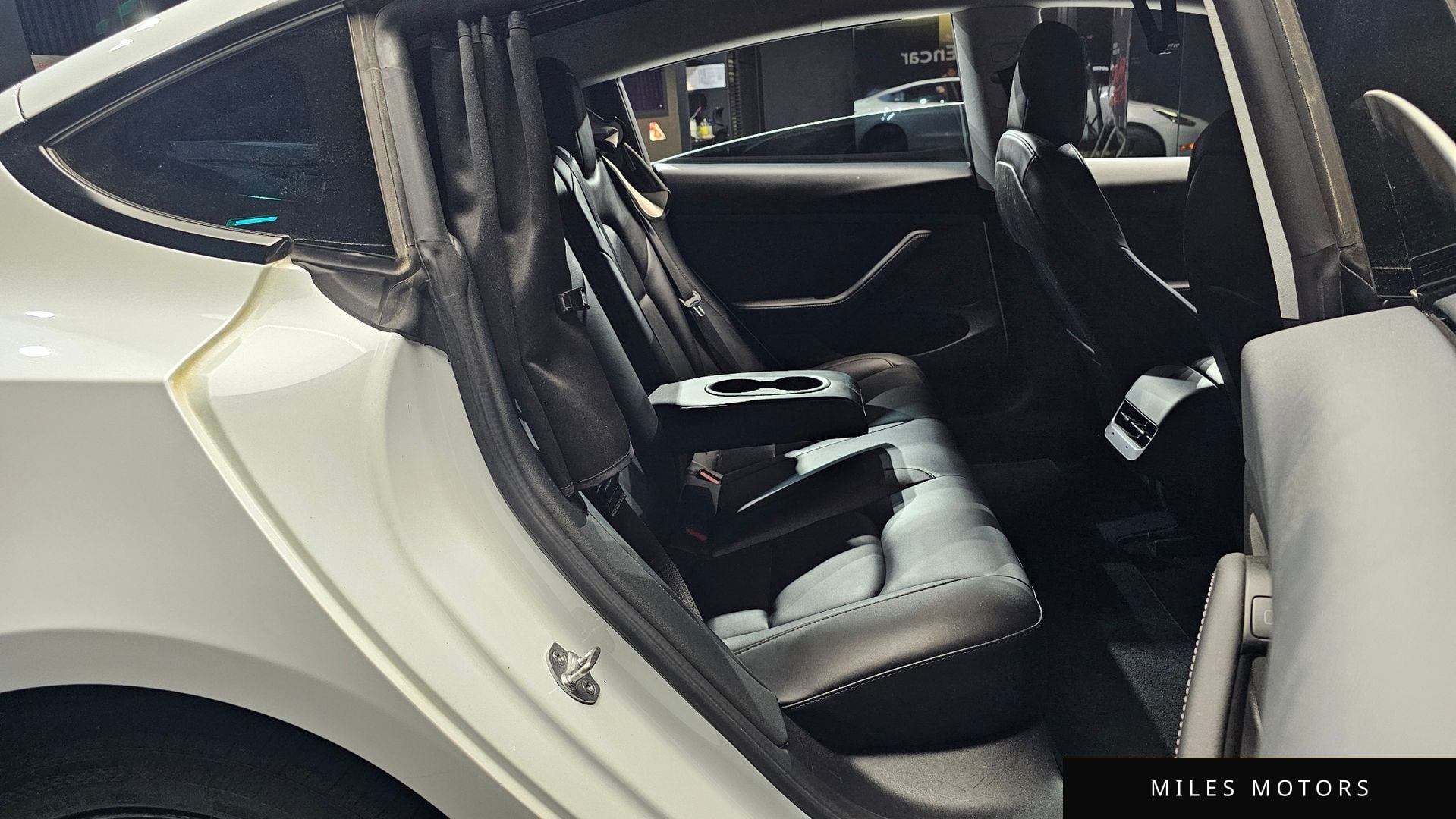 Tesla Model 3 2022 — миниатюра 12