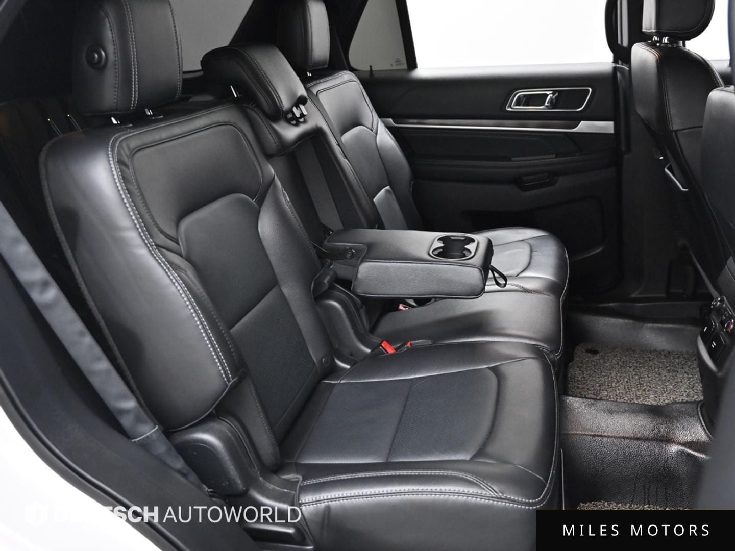 Ford Explorer 2017 — миниатюра 12