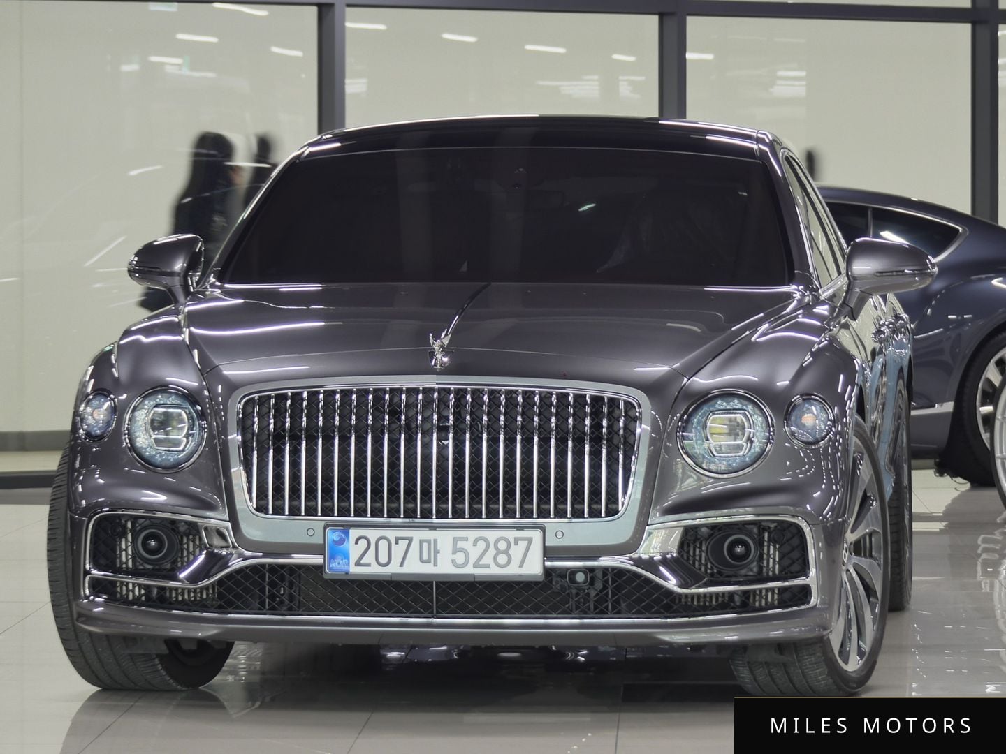 Bentley Flying Spur 2020 — фото 1 из 12