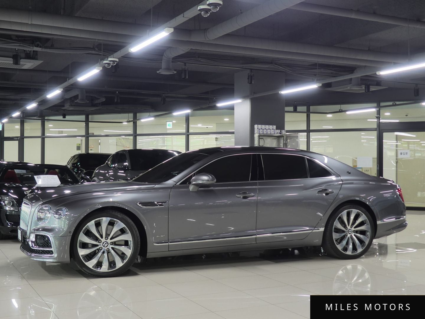 Bentley Flying Spur 2020 — миниатюра 2