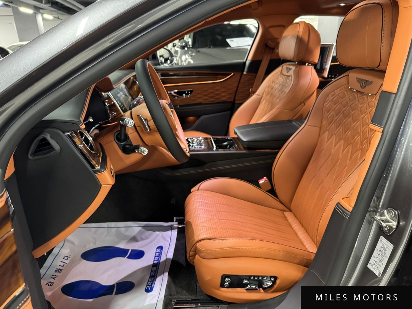 Bentley Flying Spur 2020 — миниатюра 8