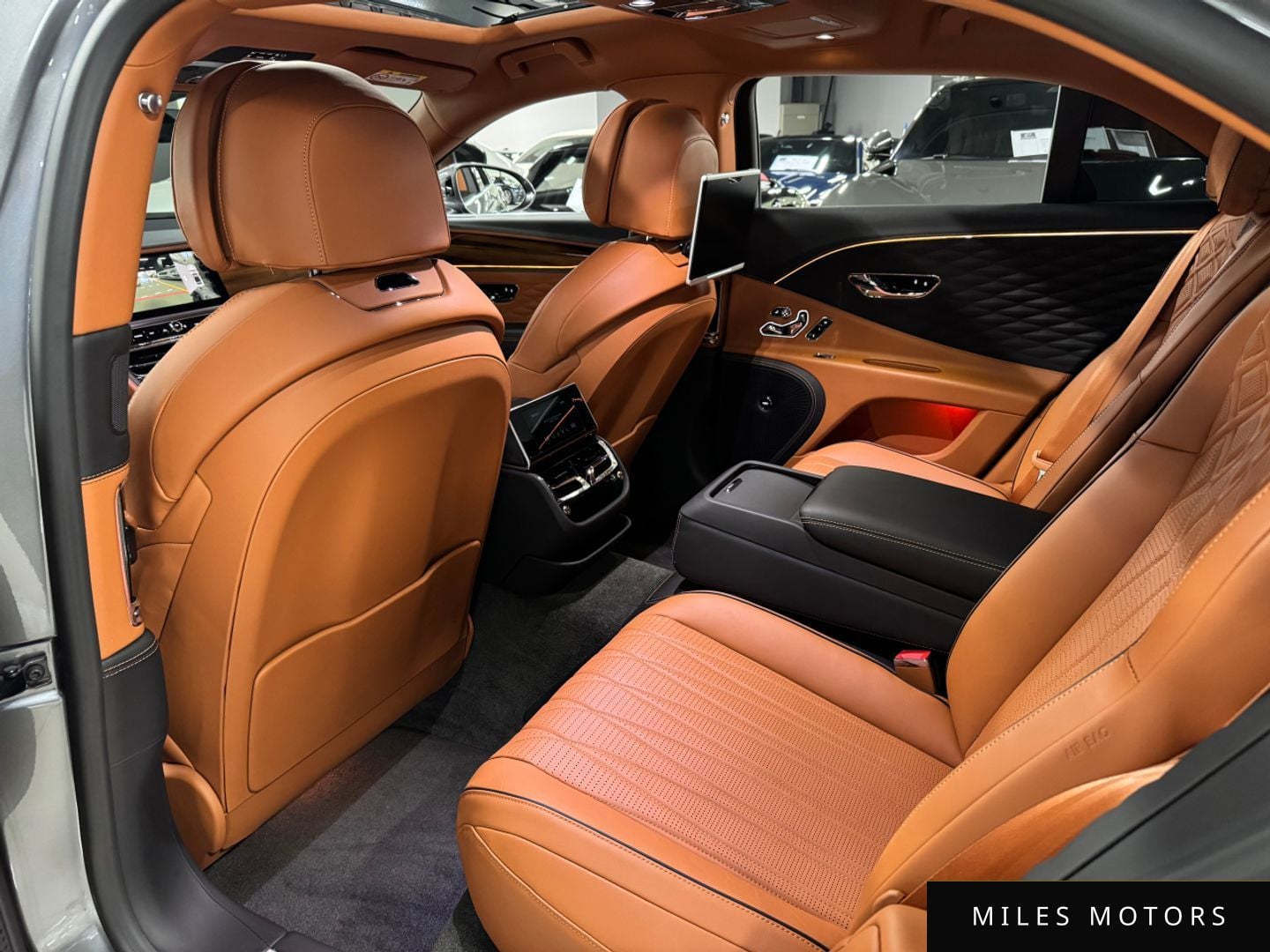 Bentley Flying Spur 2020 — миниатюра 12