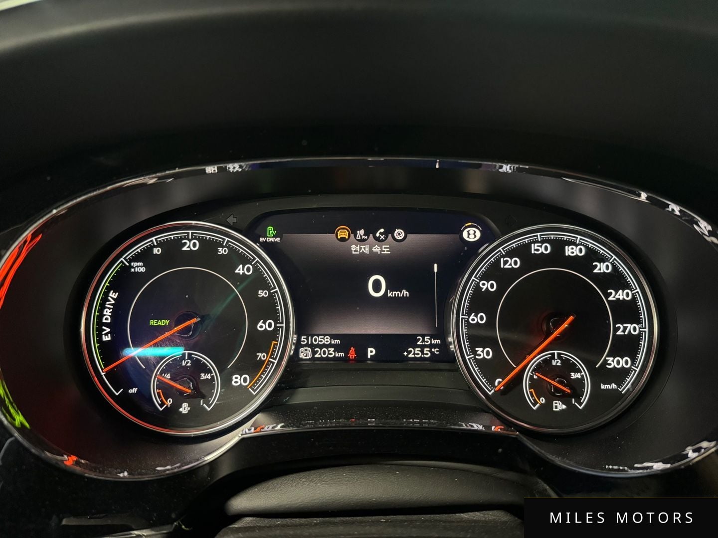 Bentley Bentayga 2020 — миниатюра 9