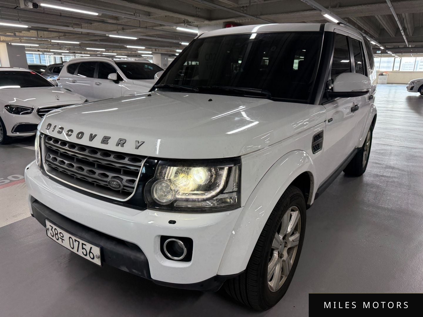 Land Rover Discovery 2016 — фото 1 из 12